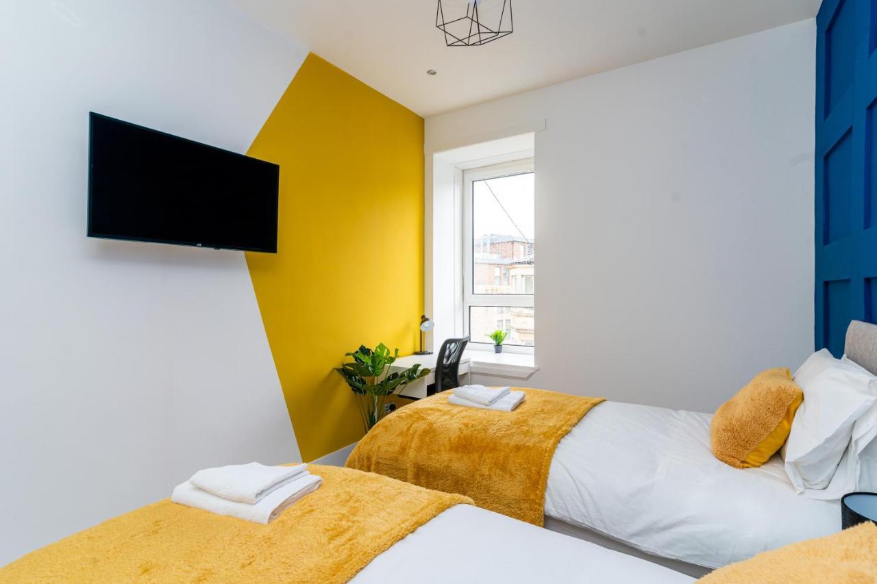 Cheerful 2 Bedroom Homely Apartment, Sleeps 6 Guest Comfy, 3X Double Bed, Parking, Free Wifi, Suitable For Business, Leisure Guest,Glasgow, Glasgow West End, Near City Centre Esterno foto