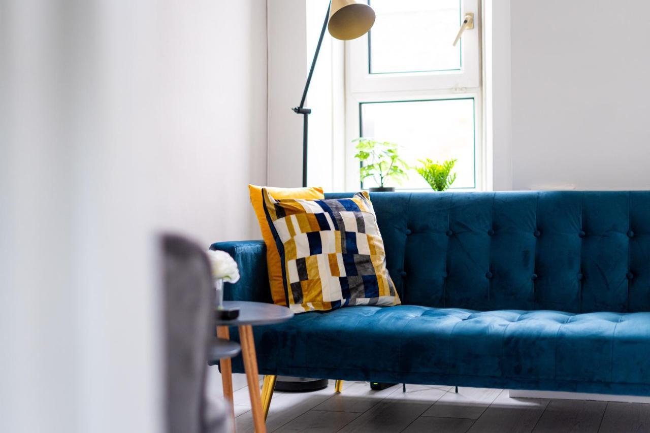 Cheerful 2 Bedroom Homely Apartment, Sleeps 6 Guest Comfy, 3X Double Bed, Parking, Free Wifi, Suitable For Business, Leisure Guest,Glasgow, Glasgow West End, Near City Centre Esterno foto