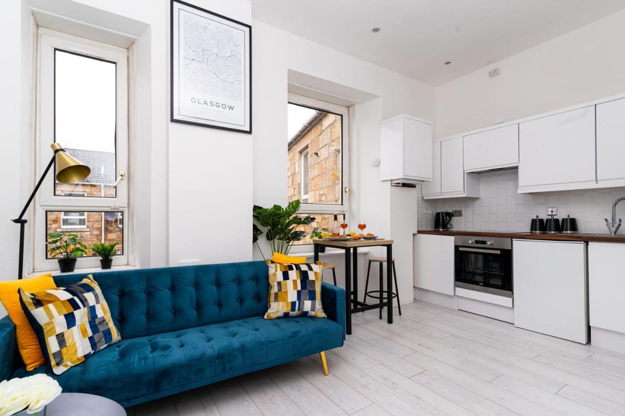 Cheerful 2 Bedroom Homely Apartment, Sleeps 6 Guest Comfy, 3X Double Bed, Parking, Free Wifi, Suitable For Business, Leisure Guest,Glasgow, Glasgow West End, Near City Centre Esterno foto
