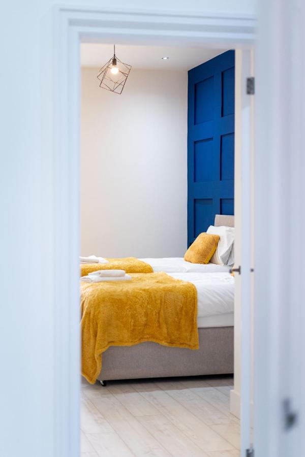 Cheerful 2 Bedroom Homely Apartment, Sleeps 6 Guest Comfy, 3X Double Bed, Parking, Free Wifi, Suitable For Business, Leisure Guest,Glasgow, Glasgow West End, Near City Centre Esterno foto